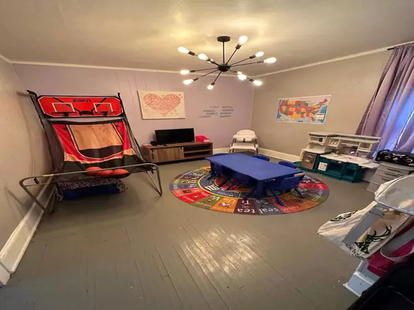 3252 N 11th St, Milwaukee, WI 53206