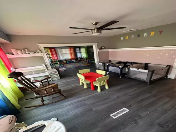 3252 N 11th St, Milwaukee, WI 53206