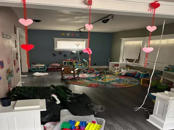 3252 N 11th St, Milwaukee, WI 53206