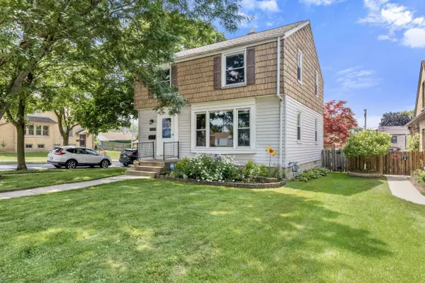 2879 S 44th St, Milwaukee, WI 53219