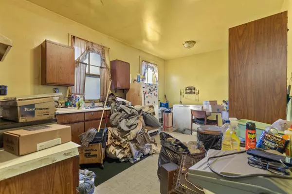 532 N 26th St, Milwaukee, WI 53233