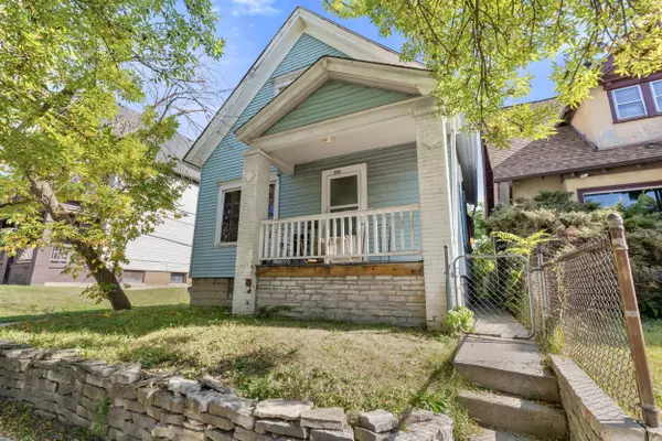 532 N 26th St, Milwaukee, WI 53233