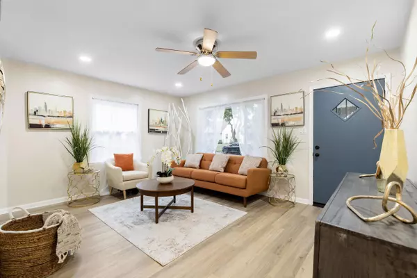 7829 W Palmetto Ave, Milwaukee, WI 53218