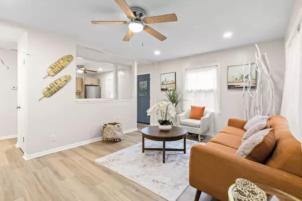 7829 W Palmetto Ave, Milwaukee, WI 53218