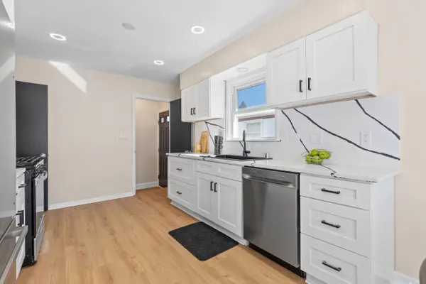 5870 N 75th St, Milwaukee, WI 53218