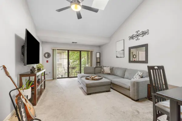 500 W Bender 13 Rd, Glendale, WI 53217