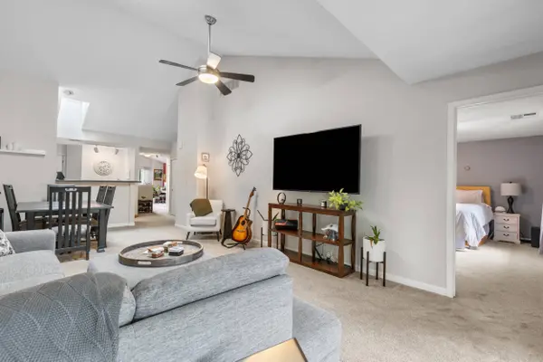 500 W Bender 13 Rd, Glendale, WI 53217