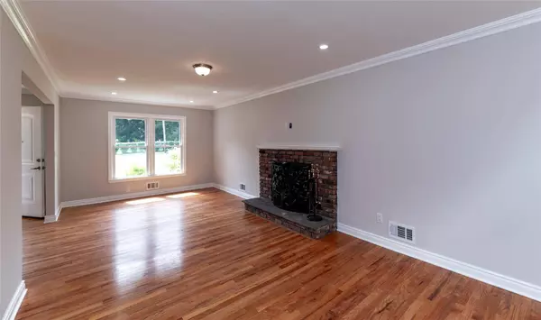 2 Jean LN, New City, NY 10956