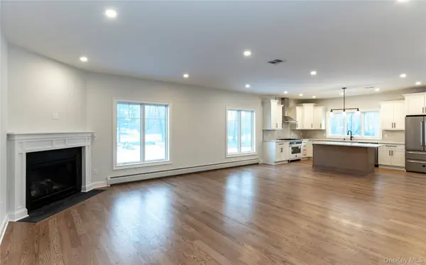 352 Holt DR, Pearl River, NY 10965