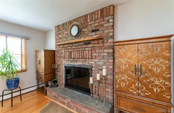 148 Lake RD, Valley Cottage, NY 10989