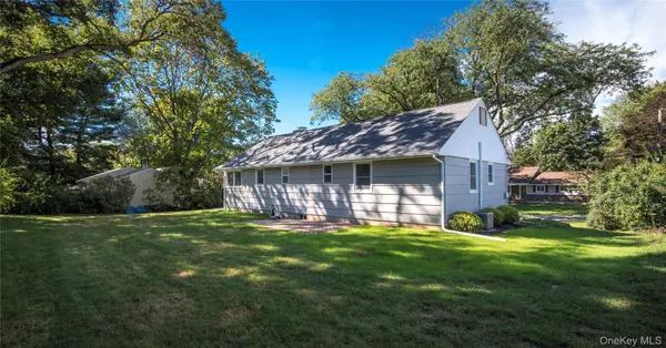 16 Elmwood DR, New City, NY 10956