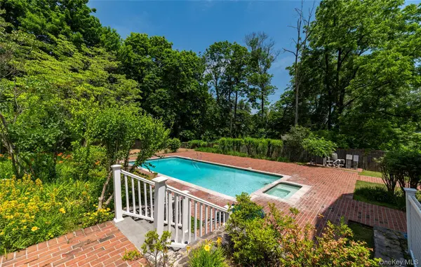 102 Birchwood AVE, Nyack, NY 10960