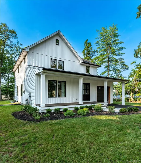 352 Holt DR, Pearl River, NY 10965