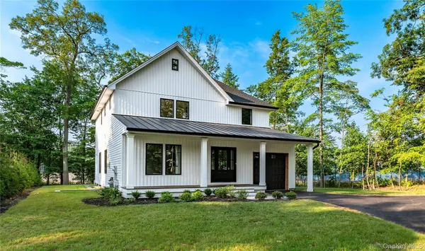 352 Holt DR