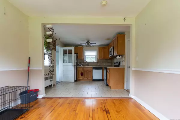 180 Lake Avenue, Bristol, CT 06010