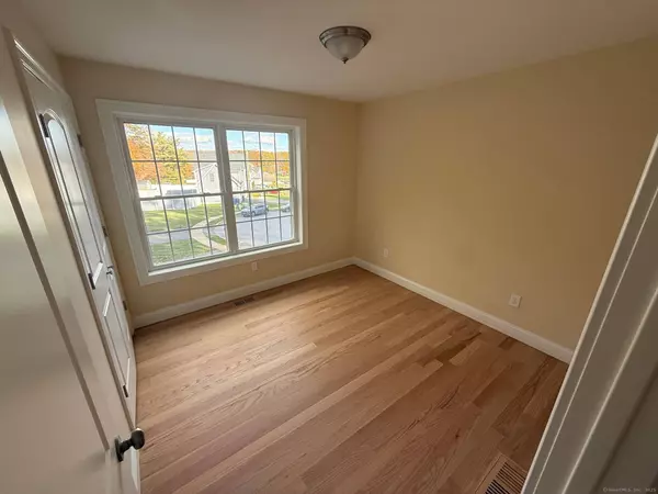 75 Sturbridge Court, Bristol, CT 06010