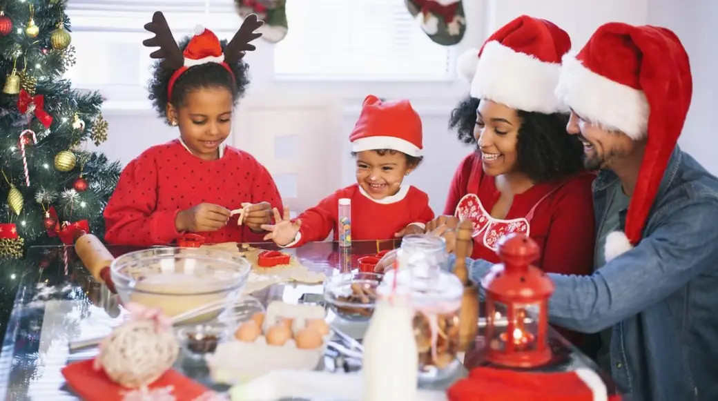 Heartwarming Holiday Traditions to Start With Your Family This Christmas
