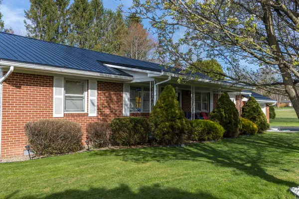 Elkins, WV 26241-7257,43 Greentree Ln