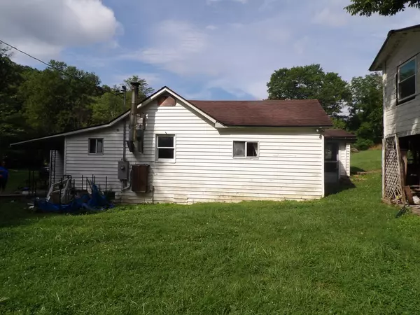 60 Marley Ln, Belington, WV 26250-1519