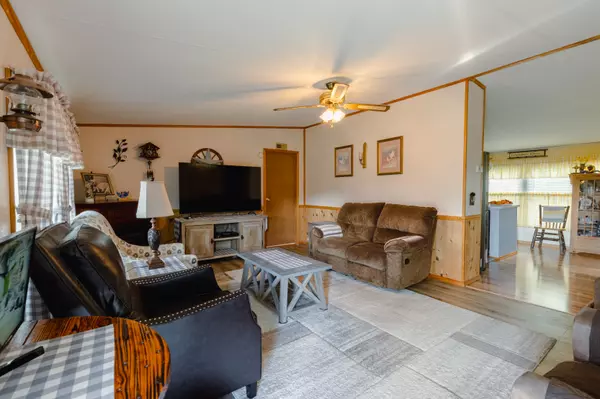 118 Tudor Ln, Beverly, WV 26253-4716