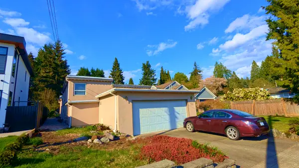 721 Rochester Ave, Coquitlam, BC V3K 2V9