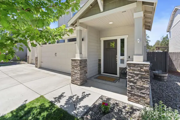 60865 Sweet Pea DR, Bend, OR 97702