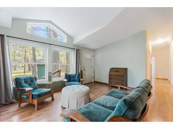 14674 BLUEGRASS LOOP, Sisters, OR 97759