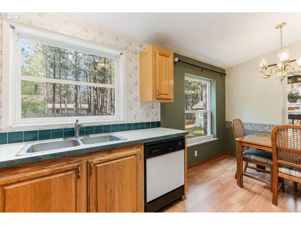 14674 BLUEGRASS LOOP, Sisters, OR 97759