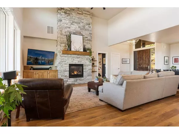 10175 SUNDANCE RIDGE LOOP, Redmond, OR 97756