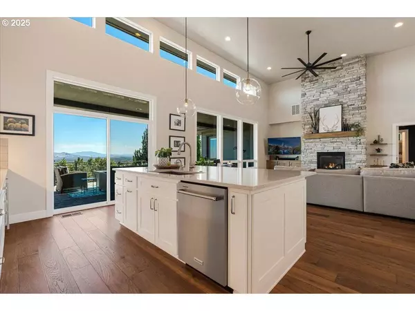 10175 SUNDANCE RIDGE LOOP, Redmond, OR 97756