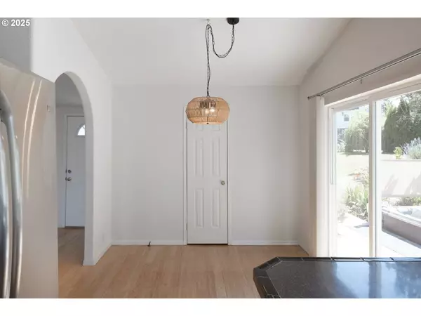 2636 SW MARIPOSA LOOP, Redmond, OR 97756