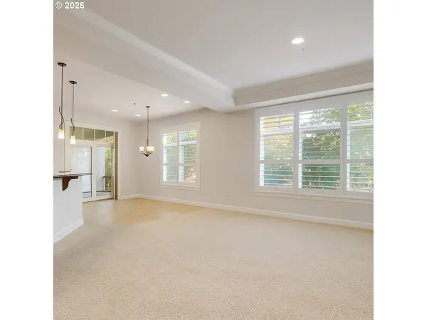 707 N HAYDEN ISLAND DR #226, Portland, OR 97217