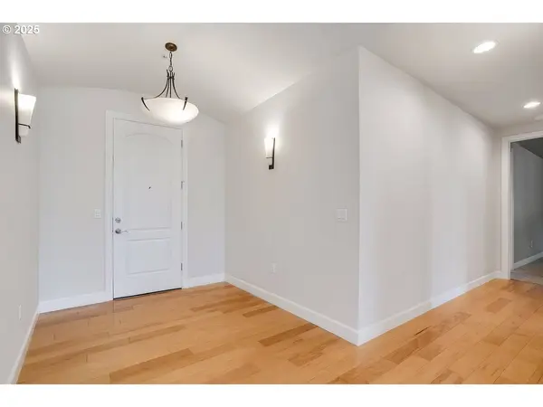 707 N HAYDEN ISLAND DR #226, Portland, OR 97217