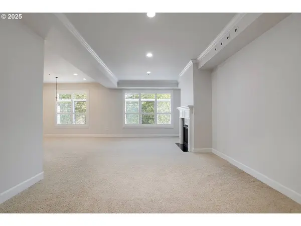 707 N HAYDEN ISLAND DR #226, Portland, OR 97217