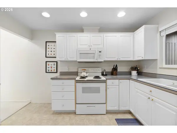 17666 NW ROLLING HILL LN, Beaverton, OR 97006