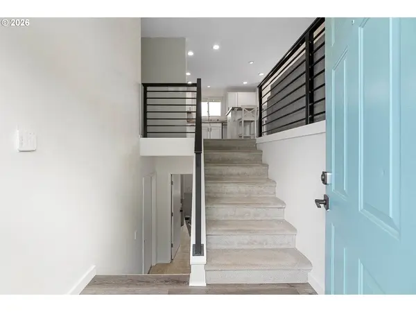 8610 SW INDIAN HILL LN, Beaverton, OR 97008