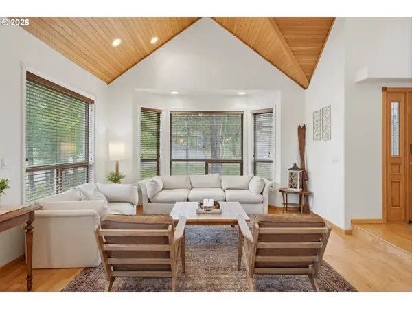18004 TAN OAK LN, Bend, OR 97707