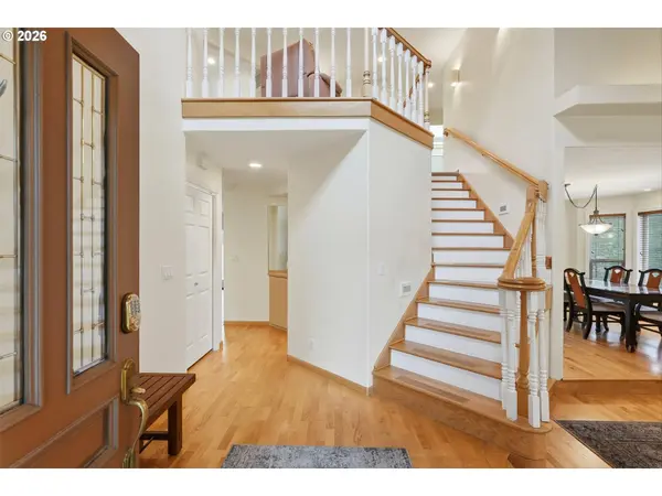 18004 TAN OAK LN, Bend, OR 97707