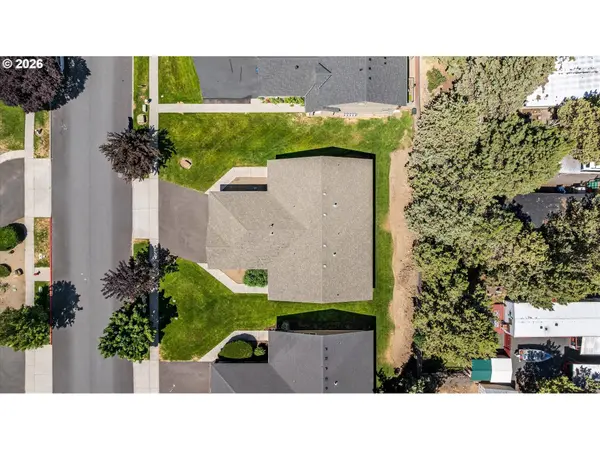 726 NE SAVANNAH DR, Bend, OR 97701