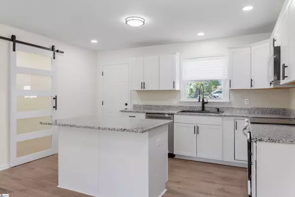 8 Harris Lane, Greenville, SC 29607