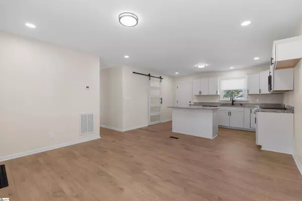 8 Harris Lane, Greenville, SC 29607