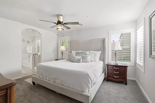 Henderson, NV 89011-0934,952 Via Gandalfi