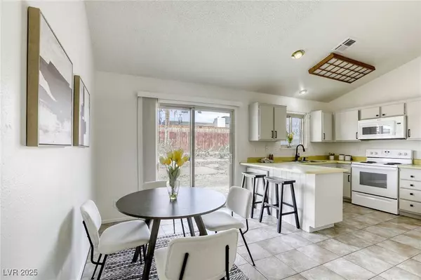 1012 Winwood ST, Las Vegas, NV 89108