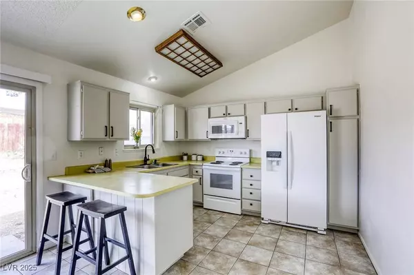 1012 Winwood ST, Las Vegas, NV 89108