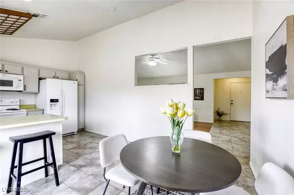 1012 Winwood ST, Las Vegas, NV 89108