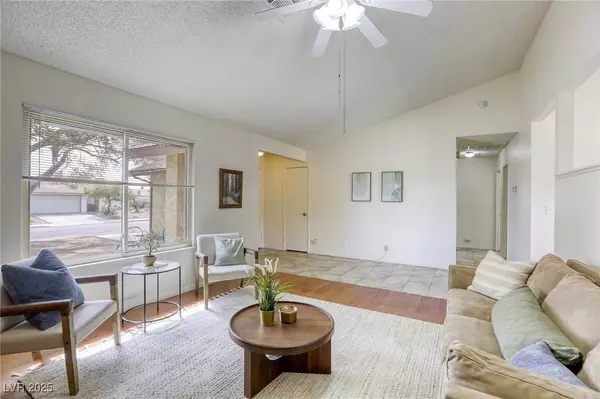 1012 Winwood ST, Las Vegas, NV 89108