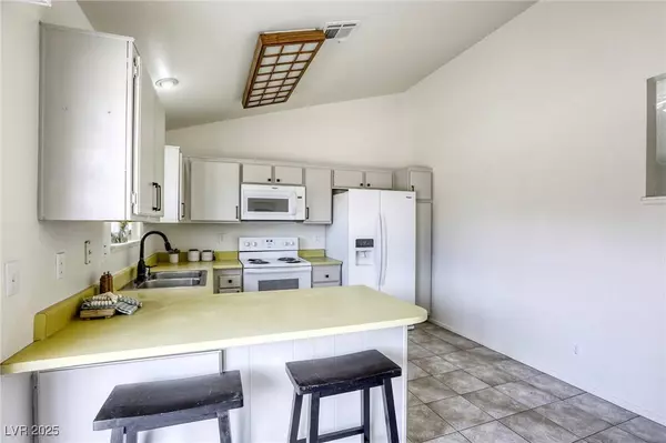 1012 Winwood ST, Las Vegas, NV 89108