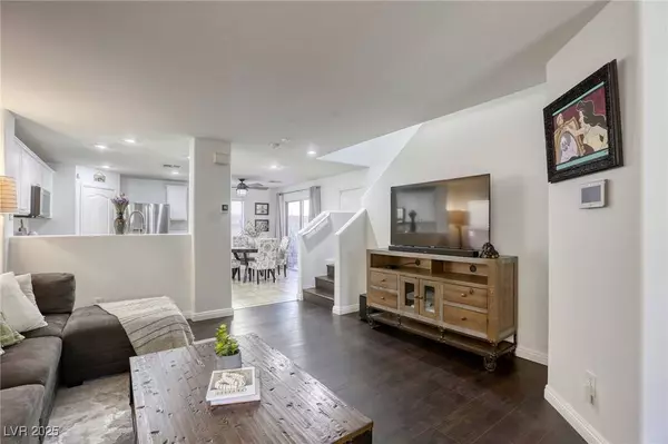 68 Jewel Mine AVE, Las Vegas, NV 89183