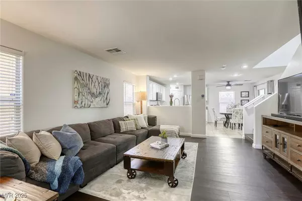 68 Jewel Mine AVE, Las Vegas, NV 89183