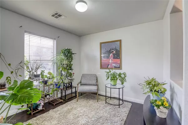 68 Jewel Mine AVE, Las Vegas, NV 89183